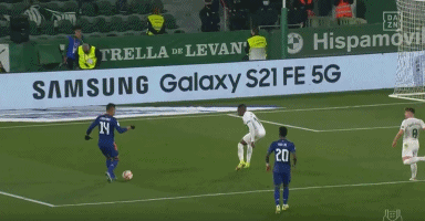 张伯伦：阿森纳具备成功的一切因素，我不算老还想继续踢球